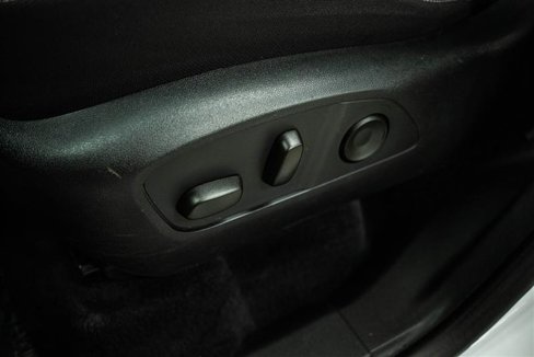 Used 2025 Chevrolet Traverse LT image 16
