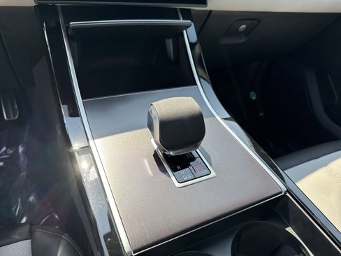 New 2026 Land Rover Range Rover Velar Dynamic SE image 25