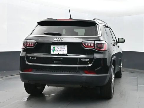 Used 2024 Jeep Compass Latitude image 8