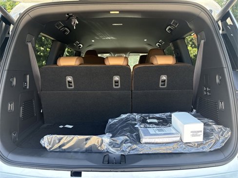 New 2025 Nissan Armada SL w/ Captain's Chari Seat Package image 25