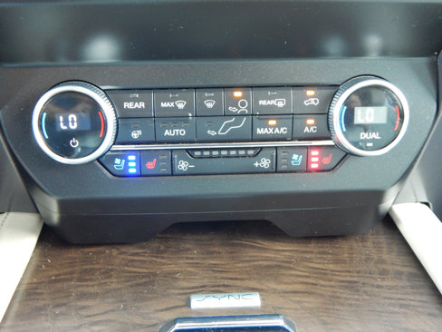 Used 2019 Ford Expedition Platinum image 15