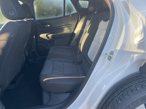 Used 2025 Chevrolet Trax RS w/ Sunroof Package image 19
