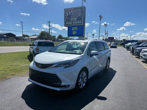 Used 2024 Toyota Sienna Platinum image 7