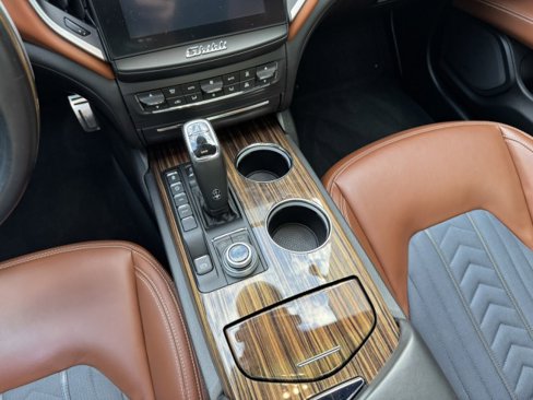 Used 2019 Maserati Ghibli S GranLusso image 14