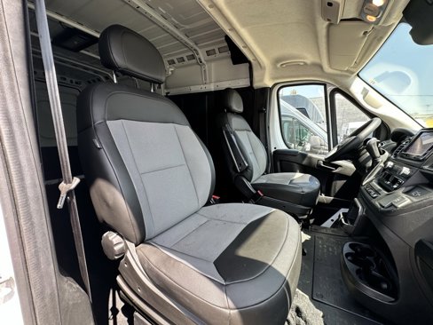 Used 2024 RAM ProMaster 2500 w/ Convenience Group image 16