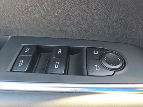 Used 2025 GMC Acadia Elevation image 32