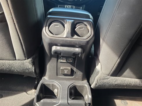Used 2020 Jeep Wrangler Unlimited Sahara image 31