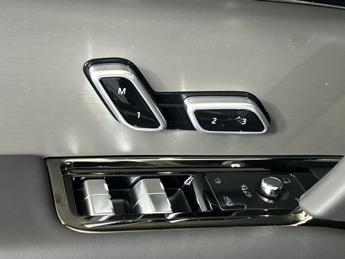 Used 2025 Land Rover Range Rover Sport SE image 24