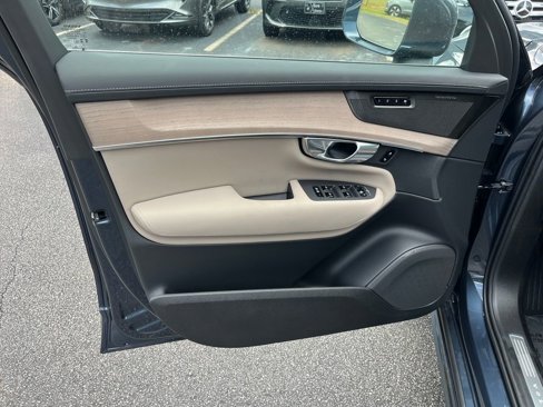 New 2026 Volvo XC90 B6 Plus w/ Protection Package Premier image 12