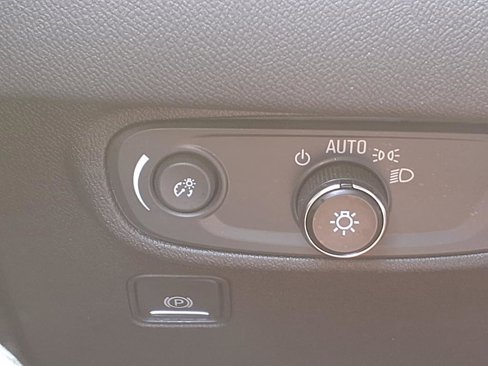 Certified 2022 GMC Terrain SLE w/ Driver Convenience Package image 23