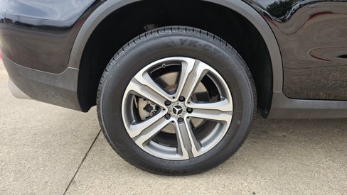 Used 2019 Mercedes-Benz GLC 300 w/ Premium Package image 15