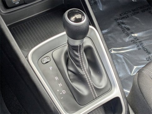 Used 2025 Hyundai Venue SE image 26