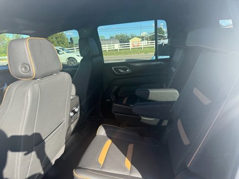Used 2024 GMC Yukon XL AT4 w/ Technology Package image 15
