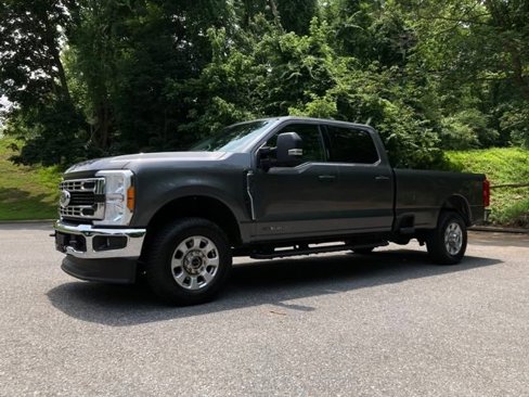 Certified 2023 Ford F350 XLT image 1