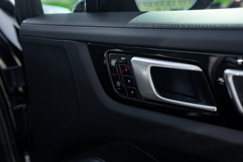 Used 2021 Porsche Cayenne GTS image 39