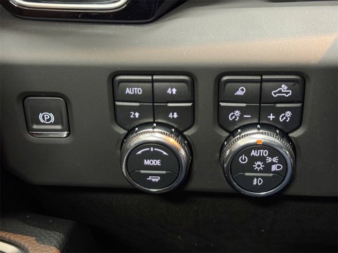 New 2025 GMC Sierra 3500 Denali w/ Denali Reserve Package image 39