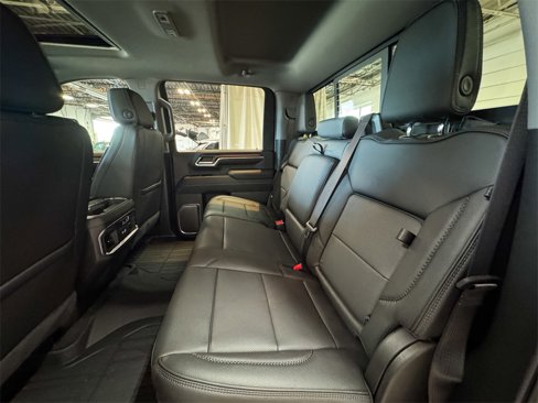 New 2025 GMC Sierra 3500 Denali w/ Denali Reserve Package image 18