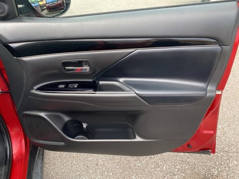 Used 2019 Mitsubishi Outlander SEL image 29