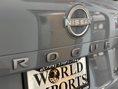 Used 2025 Nissan Rogue SL w/ SL Premium Package image 14