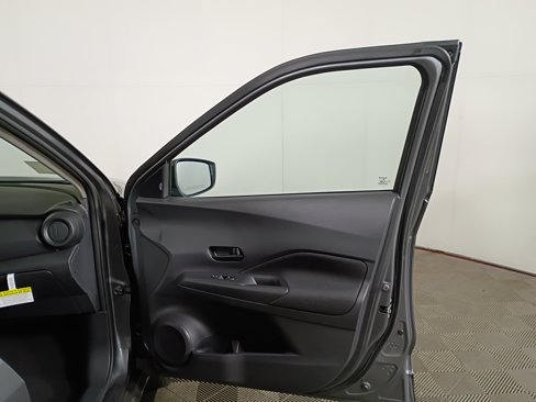New 2025 Nissan Kicks Play S image 39
