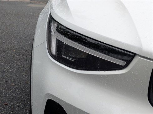 New 2026 Volvo XC40 B5 Ultra image 10