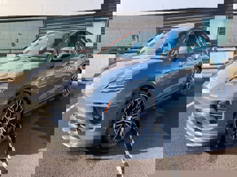 Used 2025 Porsche Macan 4S Electric image 6