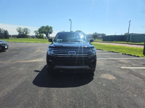 Used 2019 Ford Expedition XLT w/ Equipment Group 201A image 8