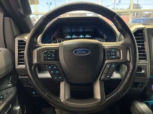 Used 2019 Ford Expedition XLT image 18