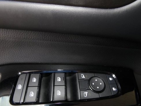 Certified 2023 Nissan Pathfinder SL w/ Black Appearance Package image 28