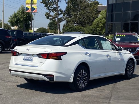Used 2023 Nissan Altima 2.5 SV image 3