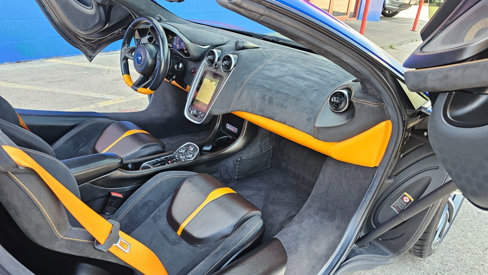 Used 2019 McLaren 570S Spider image 34