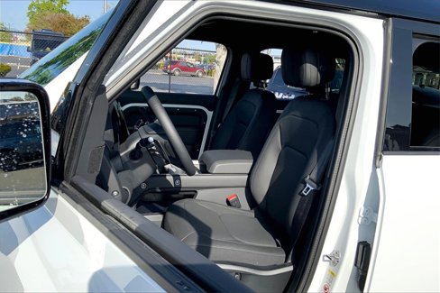 New 2025 Land Rover Defender 130 V8 image 9