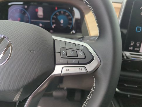 New 2025 Volkswagen Atlas SE image 21