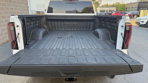 Used 2025 GMC Sierra 2500 AT4X image 21