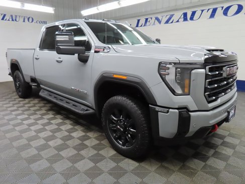 Used 2025 GMC Sierra 2500 AT4 image 3