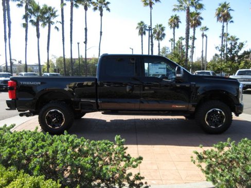 New 2026 Ford F250 Platinum w/ Tremor Off-Road Package image 5