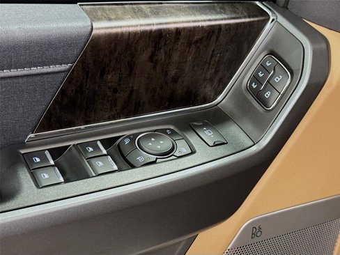 New 2025 Ford F250 Lariat w/ Chrome Package image 17