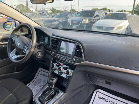 Used 2019 Hyundai Elantra SEL w/ Cargo Package image 12
