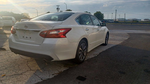 Used 2016 Nissan Altima 2.5 SV w/ Convenience Package image 3