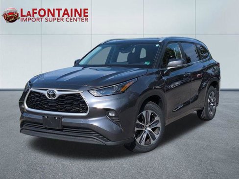 Certified 2023 Toyota Highlander XLE image 1