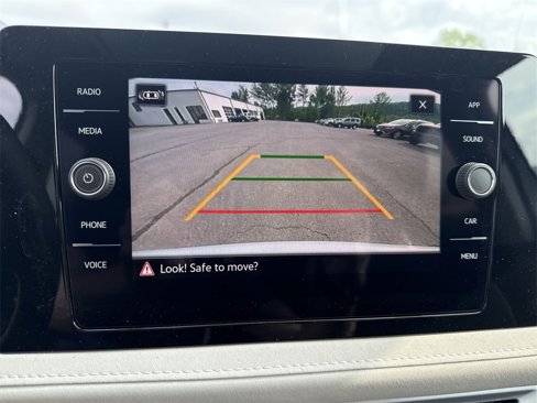 New 2025 Volkswagen Taos SE image 16