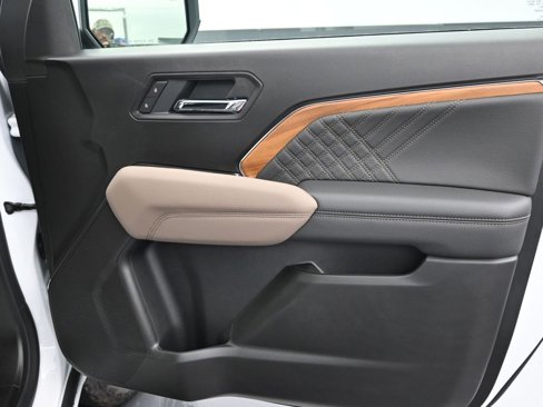 New 2026 GMC Canyon Denali image 8