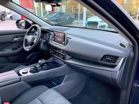 Certified 2025 Nissan Rogue SV image 14