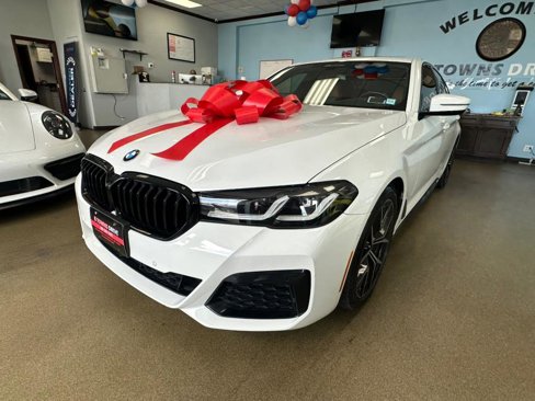 Used 2022 BMW 530i xDrive w/ Executive Package image 6