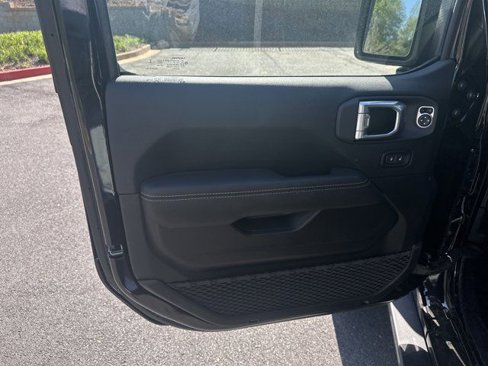 New 2025 Jeep Wrangler Unlimited Rubicon 392 image 10