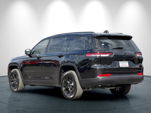 Used 2024 Jeep Grand Cherokee L Laredo image 6