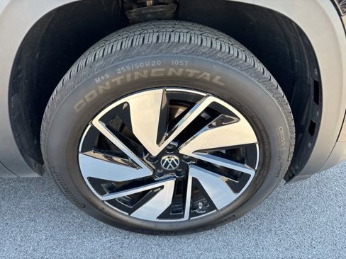 Certified 2025 Volkswagen Atlas SEL image 35