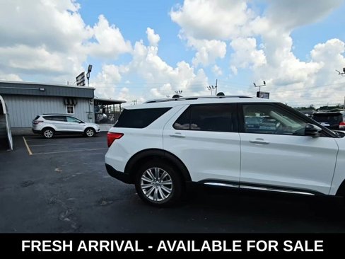 Used 2023 Ford Explorer Limited w/ Limited Technology Package image 2