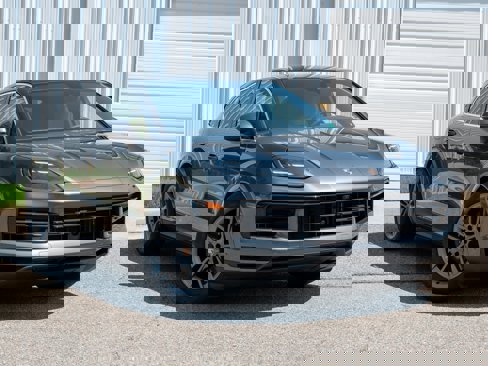 New 2025 Porsche Cayenne Coupe image 9