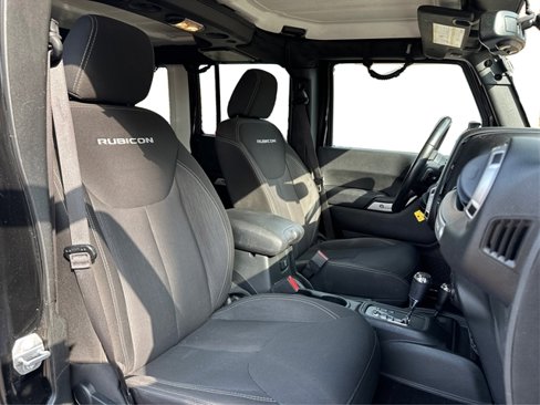 Used 2017 Jeep Wrangler Unlimited Rubicon w/ Connectivity Group image 42